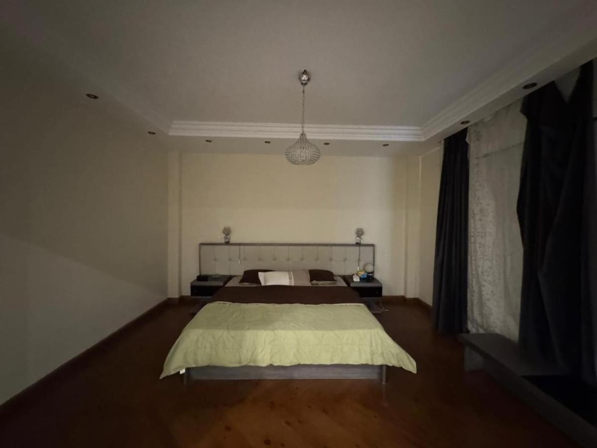Apartment In New Auc Avenue