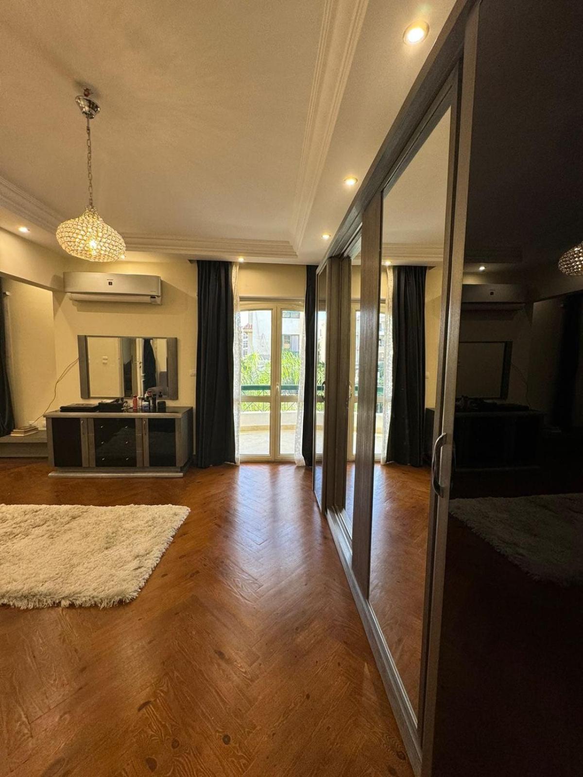 In New Auc Avenue Apartment *