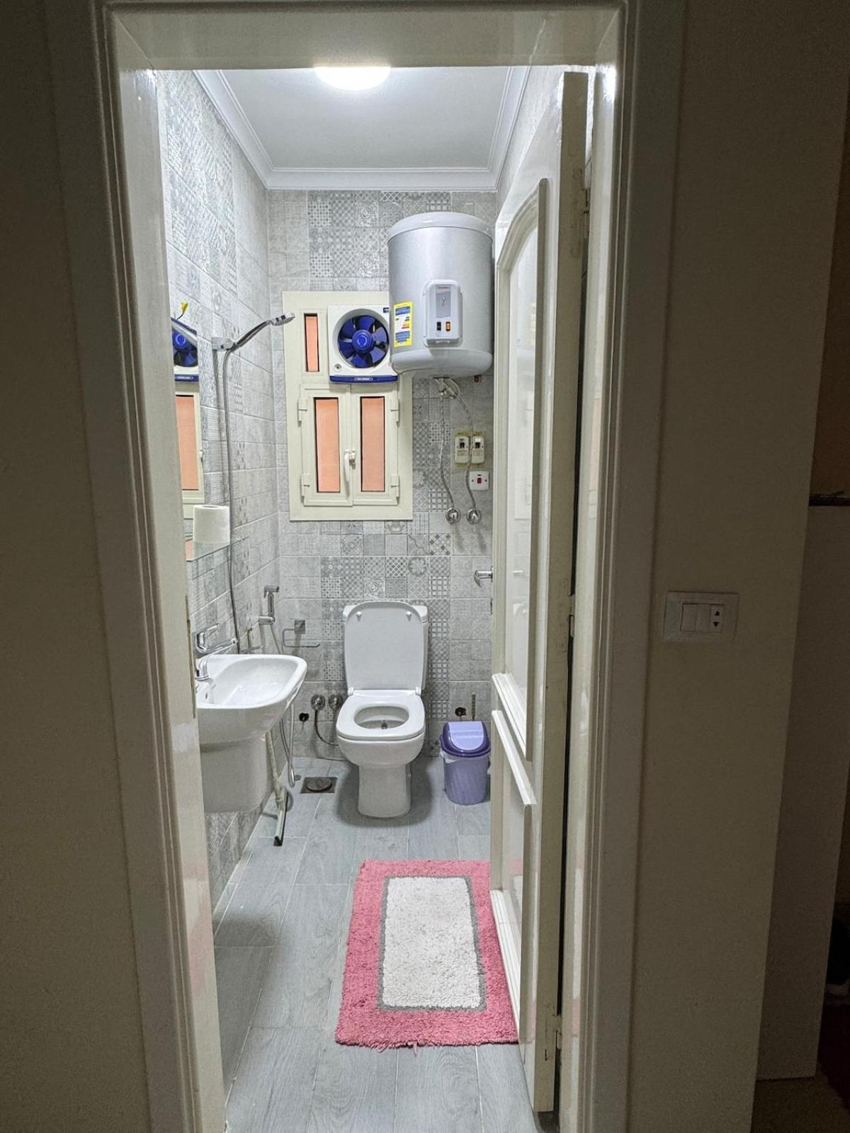 In New Auc Avenue Apartment *
